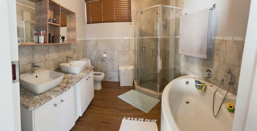 4 Bedroom Property for Sale in Wilkoppies North West